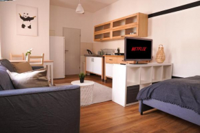 FULL HOUSE Studios - Panda Apartment - NETFLIX + WiFi inkl.